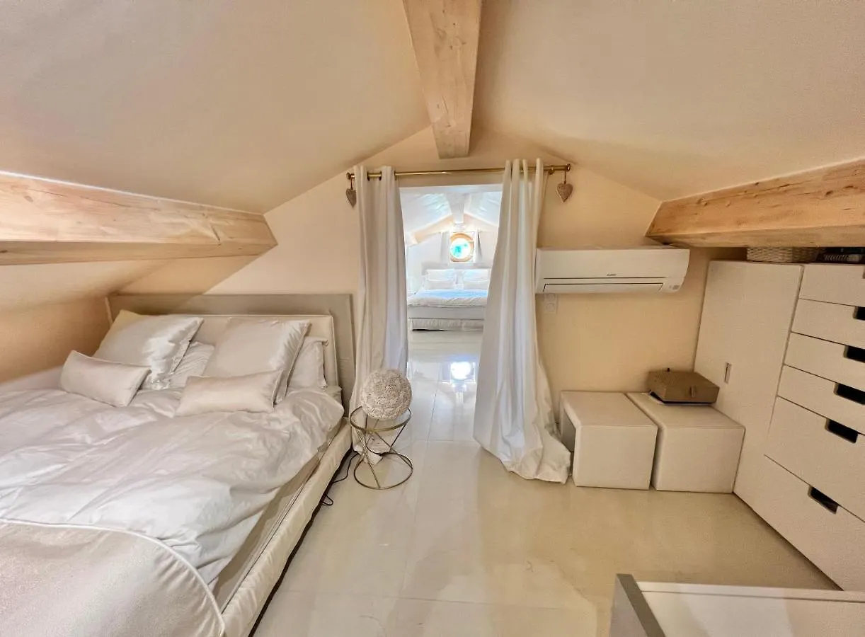 Villa La Source 83 - Room Close To St Tropez Cogolin Bed & Breakfast
