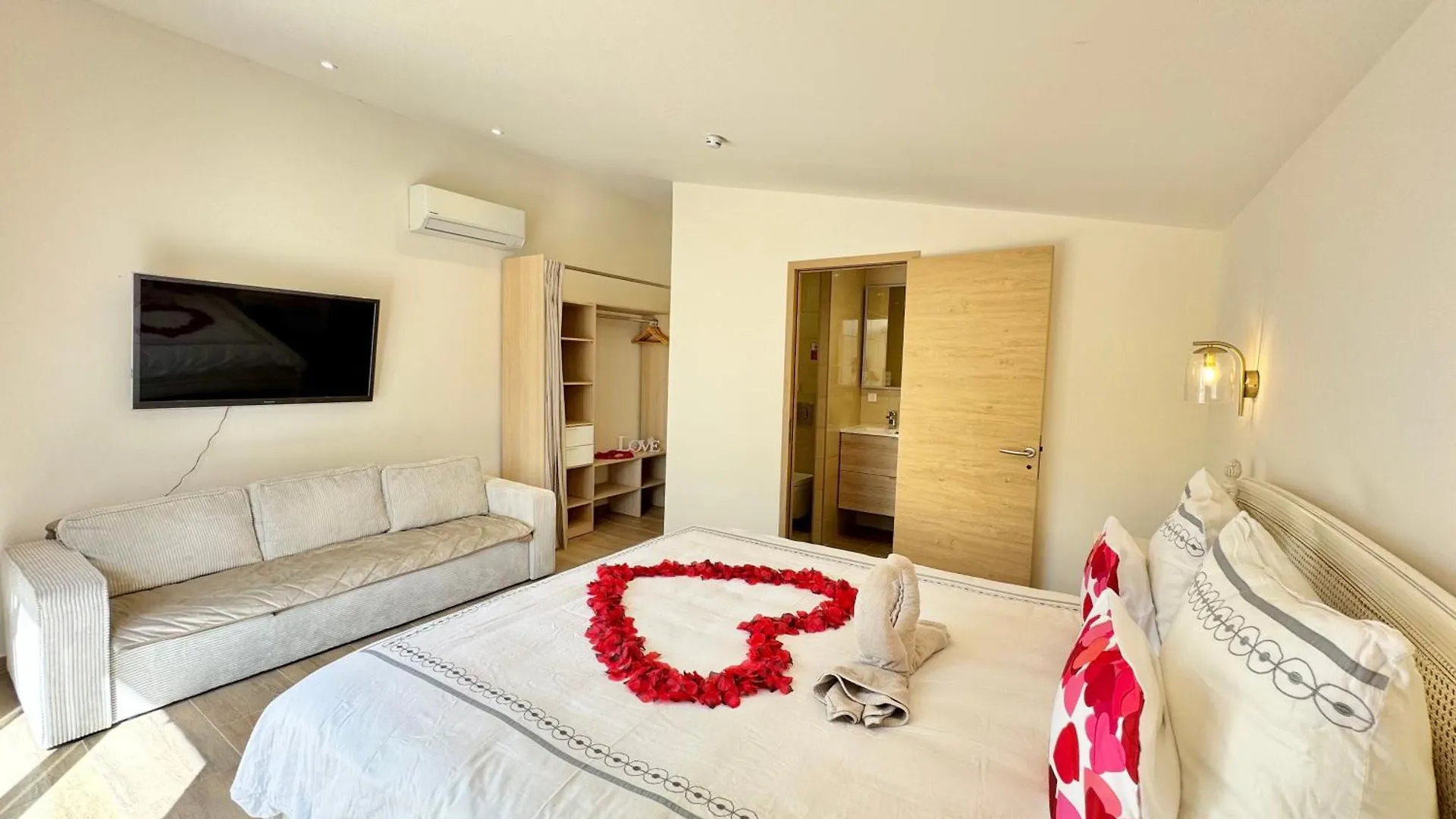 Bed & Breakfast Villa La Source 83 - Room Close To St Tropez Cogolin